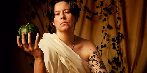 Chloe Petts: Big Naturals