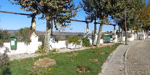 Caminhando no Vale das Cachoeiras