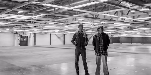 Flight Facilities in Glenelg