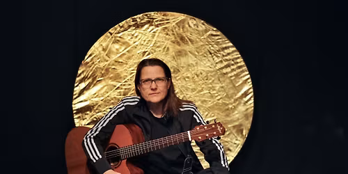 DIE K\u00dcHNEMANN - Liedermacherin von Chanson bis Rock