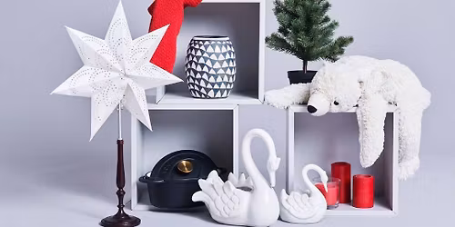 Julbasar hos R\u00f6da korset Secondhand 