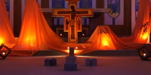 Modlitwa ze \u015bpiewami Taiz\u00e9 w bazylice \u015bw. Miko\u0142aja