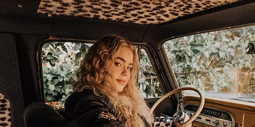 Claire Vandiver Live