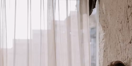 TELTH\u00c1Z! Mindful workshop Kov\u00e1cs Eszterrel (Mat On The Moon) \/\/ A vir\u00e1gz\u00e1s ideje