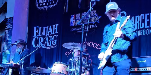 Slippery Noodle Front Stage