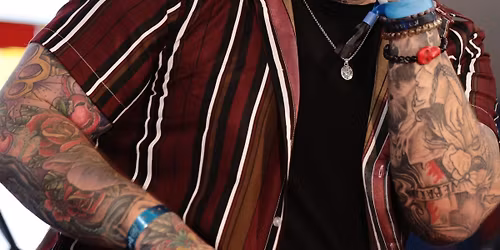 Teddy Swims with Freak Freely