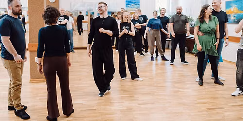West Coast Swing Essence: Elastyczne Connection & Bluesowy Flow \/ Paulina G\u00f3rka i Rafa\u0142 Grzelak