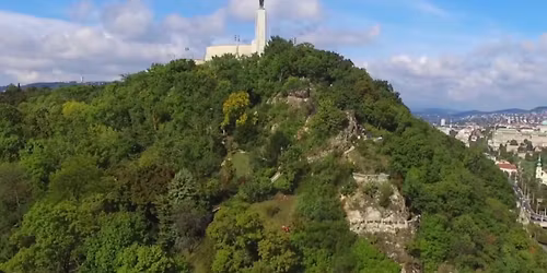 Eg\u00e9szs\u00e9g \u00fatja - Gell\u00e9rthegyi v\u00e1rosi s\u00e9ta