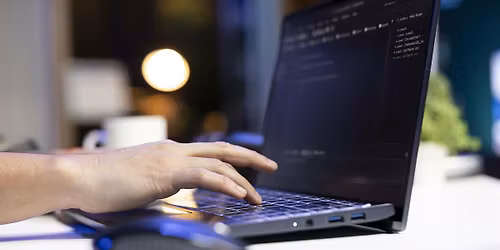 Acci\u00f3n: Creaci\u00f3n R\u00e1pida de Aplicaciones con Plataformas Low-Code\/No-Code