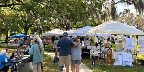 Under the Oaks Outdoor Market