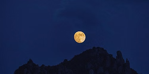 Food, Foliage & Fun Under a Full Moon