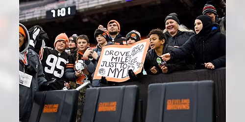Cleveland Browns at Tennessee Titans at Nissan Stadium