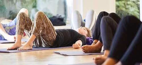 Pratique en groupe de la m\u00e9thode TRE