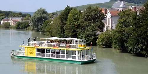 D\u00e9jeuner croisi\u00e8re sur la Marne et visite d'une cave de champagne