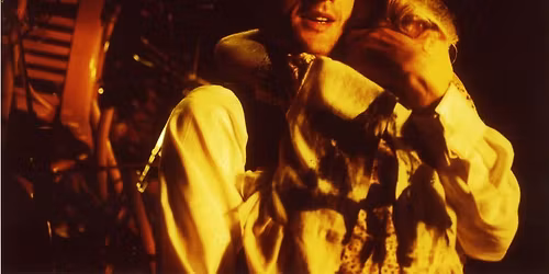 T\u00e1r \u00far steini - B\u00ed\u00f3teki\u00f0