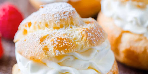 Cream Puff Pastry Essentials: P\u00e2te \u00e0 Choux & Pastry Cream