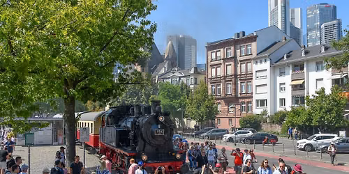 Historischer Dampfsonderzug zum Frankfurter Mainufer