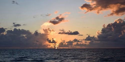 Yoga al Amanecer en Miami Beach
