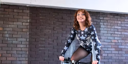 Elaine Robertson: Delulu