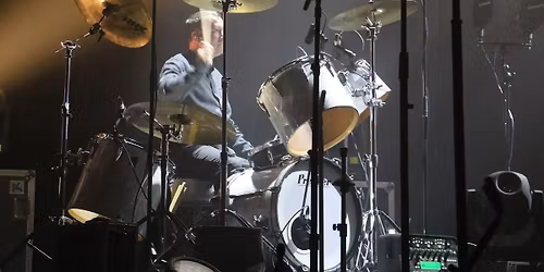 Phil Collins and Genesis performed LIVE by Seriously Collins