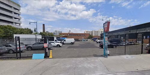 Parking Circus Vazquez - Queens