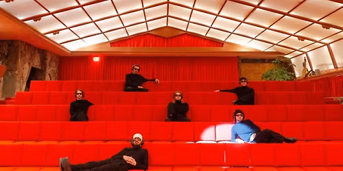 Leisure with Bay Ledges