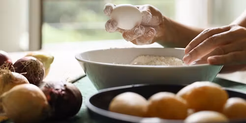 Une pomme de terre apr\u00e8s l'autre, pi\u00e8ce de th\u00e9\u00e2tre culinaire par Teatro due punti - Paola Pagani