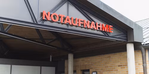 Vortrag & F\u00fchrung: Schnelle Hilfe, wenn es z\u00e4hlt \u2013 Die Notaufnahme der Klinik Naila