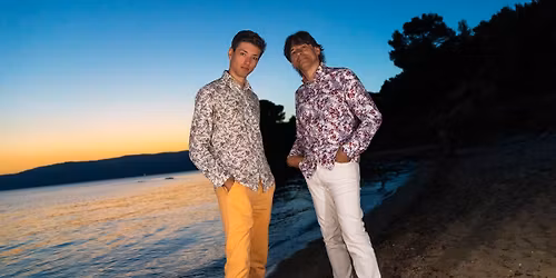 LIVE MUSIC - Schofield (in xmas suits)