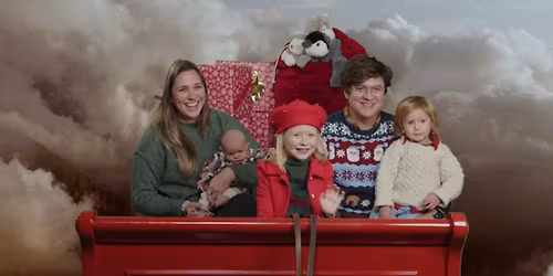 "Santa in Flight" - Virtual Photo Booth