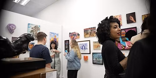 "Presents" Group Exhibition