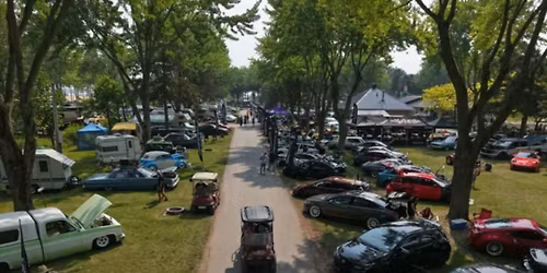 La Libert\u00e9 Old n New School Car Club Show