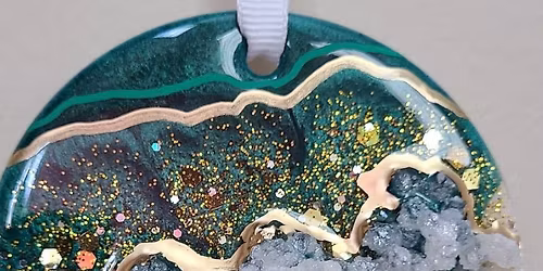 Holiday Resin Casting Workshop!