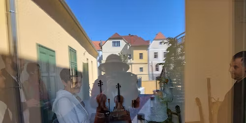 Tokkal \u00e9s von\u00f3val - Auer exkluz\u00edv Heged\u0171k\u00e9sz\u00edt\u0151m\u0171hely l\u00e1togat\u00e1ssal 2026. janu\u00e1r 24.