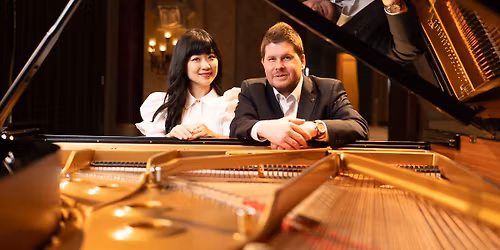 FEH\u00c9REN \/ FEKET\u00c9N - AlisAdam PianoDuo - BALASSAGYARMAT