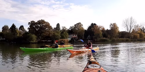 Tavaszi Tekn\u0151s sz\u00e1mol\u00f3 kajakt\u00fara .