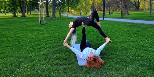 Acroyoga w parku: otwarta lekcja dla pocz\u0105tkuj\u0105cych i Acro Jam
