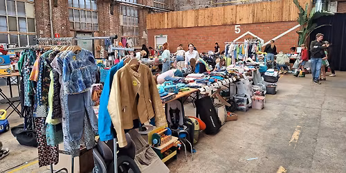 TWEEDEHANDSBEURS GEZINSBOND - Hal5