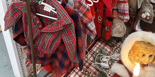 Sip N Shop - Pictures with SANTA