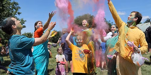 HOLI A - A SZ\u00cdNEK FESZTIV\u00c1LJA KRISNA-V\u00d6LGYBEN