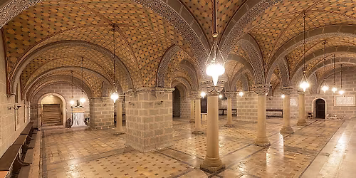 Vel\u00fcnk \u00e9l\u0151 t\u00f6rt\u00e9nelem 2. \u2013 T\u00f6rt\u00e9neti s\u00e9ta a p\u00e9csi sz\u00e9kesegyh\u00e1z k\u00f6r\u00fcl \u00e9s az altemplomban