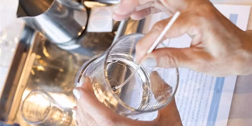 Loudoun Wine Tasting Tour with Holiday Candle Making and Brunch