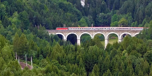 Panor\u00e1mat\u00fara a Semmering-vas\u00fat nyom\u00e1ban \u2013 Klamm