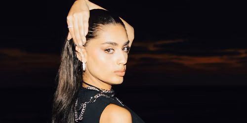 zeyne in Paris