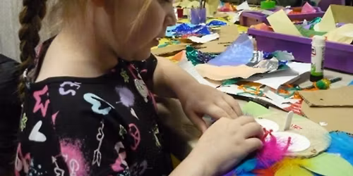 Relaxed Family Craft Session