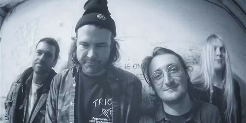 Wild Pink and knitting live at the Pub!