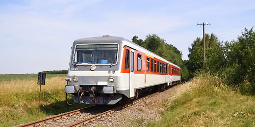 Bahnhofsrundfahrten im Retro-Triebwagen \u00fcber den Leipziger Hbf
