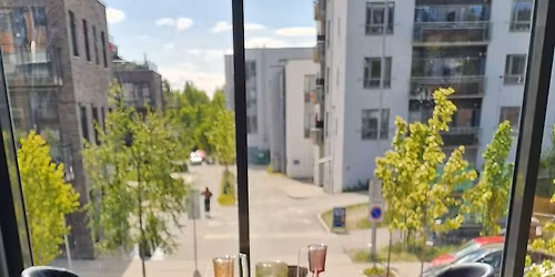 17. Mai p\u00e5 Lenes Kafe