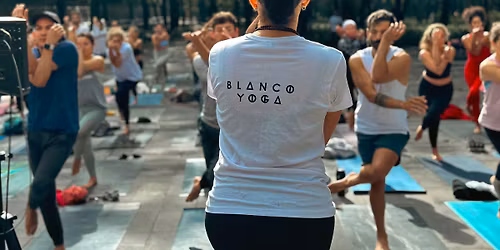 Aniversario 11 Blanco Yoga