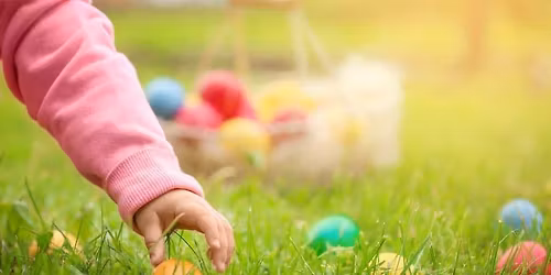 Chasse aux \u0153ufs et march\u00e9 artisanal